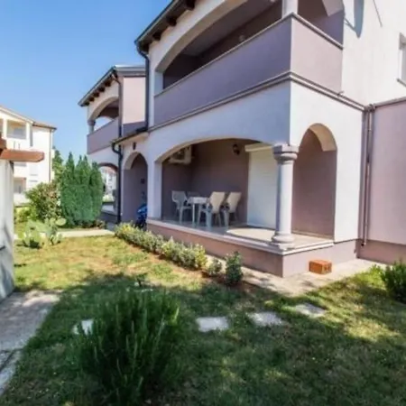 Lejlighed Moderne In Mit Terrasse, Grill Und Garten Medulin